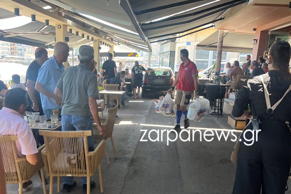 Χανιά: Μπούκαρε με το αυτοκίνητο σε πεζόδρομο ανάμεσα στα τραπεζοκαθίσματα, σκόρπισε πανικό, προκάλεσε ζημιές και έφυγε! (φωτο)