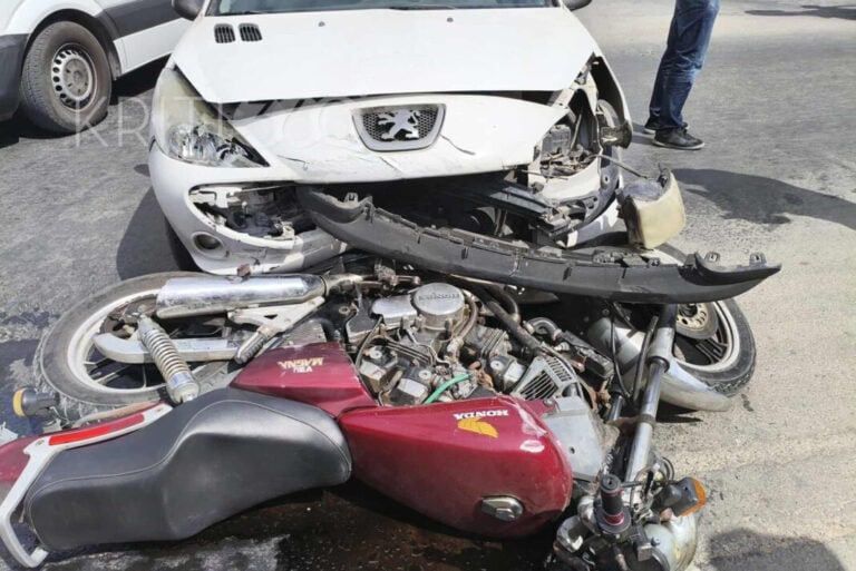 Χανιά: Σοκαριστικό τροχαίο στην πλατεία Δικαστηρίων (φωτο)