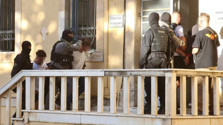 Χανιά: Η ακτινογραφία της μαφίας - Ο Αρχηγός, ο «Αυστραλός», ο «Μικρός» και οι τρεις υποομάδες - Πήραν με εκβιασμούς εκκλησιαστική περιουσία €1,5 εκατ.