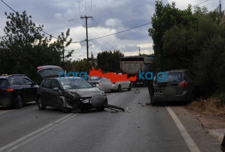Χανιά: Σύγκρουση αυτοκινήτων στον Βλητέ! (φωτο)