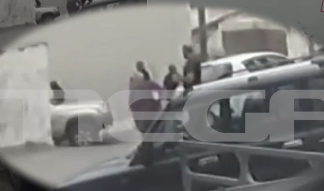 Κρήτη: Η σύρραξη μελών των δύο οικογενειών στα Βορίζια λίγο πριν το μακελειό – Νέες φωτογραφίες και βίντεο