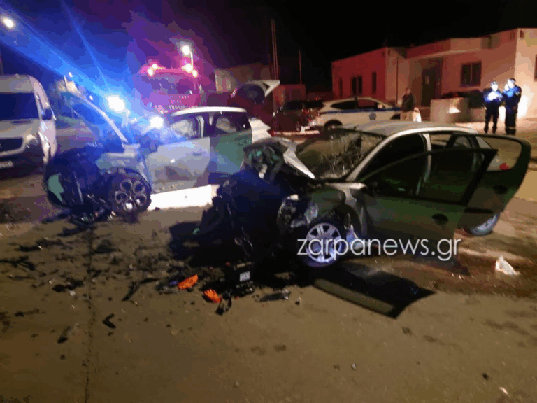 Χανιά: Σφοδρή σύγκρουση τη νύχτα στην Κίσαμο -“Διαλύθηκαν” τα αυτοκίνητα (φωτο)