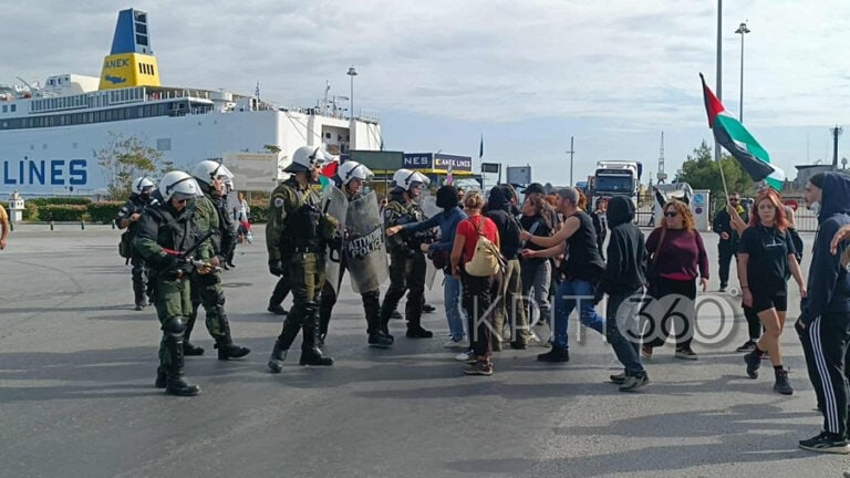 Χανιά: Ένταση στη Σούδα: Πέταξαν μπογιές στα λεωφορεία με τους Ισραηλινούς του “Crown Iris” (video)