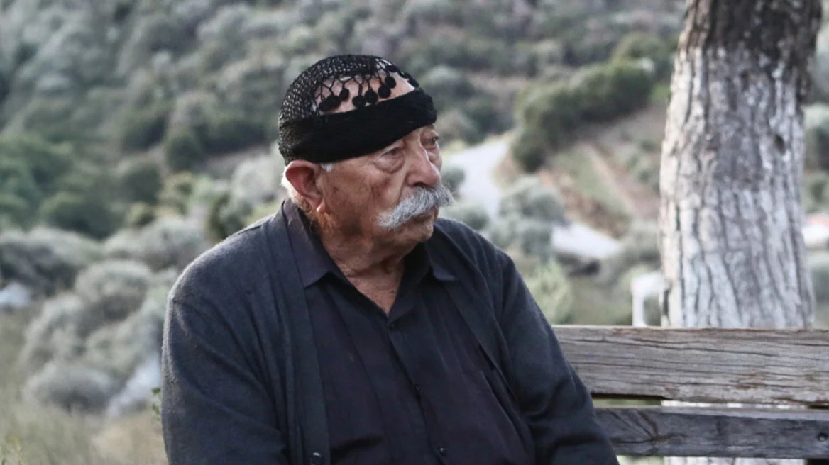 Μόνο με παντρειά θα τελειώσει η βεντέτα στα Βορίζια - Ο παππούς Φραγκιαδάκης, παντρεμένος με Καργάκη, μιλά για τους σασμούς που απέτυχαν (video)