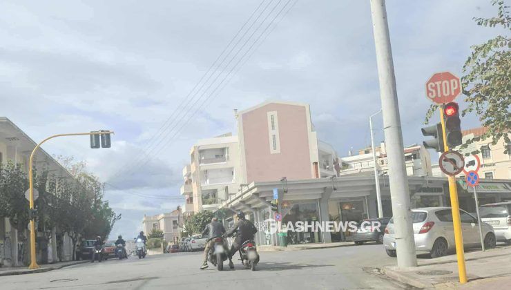 Χανιά: «Κράτα με να σε κρατώ» δύο μηχανάκια στο κέντρο της πόλης, για να περάσουν με κόκκινο (φωτο)