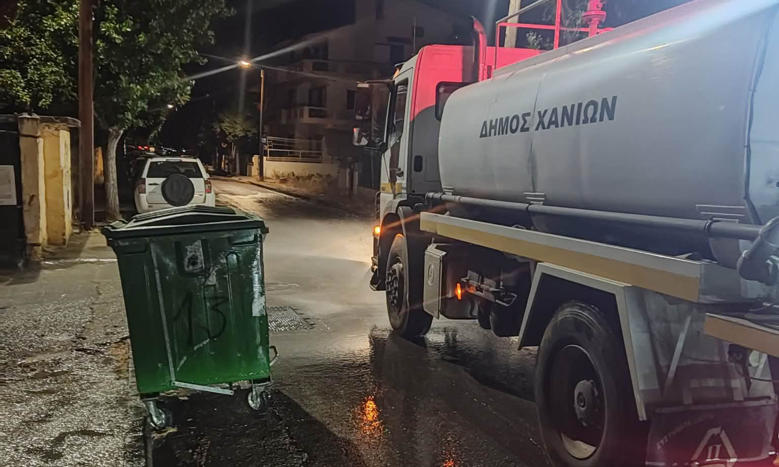 Χανιά: Τοξική ουσία πέταξαν άγνωστοι σε κάδο σκουπιδιών - Στο νοσοκομείο δύο υπάλληλοι καθαριότητας του δήμου