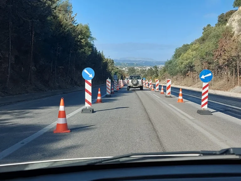 Χανιά: Αυτοκίνητο “έμεινε” στον ΒΟΑΚ προκαλώντας μποτιλιάρισμα – «Οδηγοί έκαναν αναστροφή περνώντας ανάμεσα από τα διαχωριστικά»