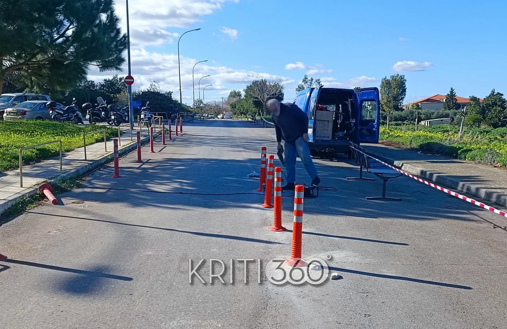 Χανιά: Τέλος στο κυκλοφοριακό χάος στο Νοσοκομείο με κολωνάκια και νέες ρυθμίσεις (φωτο)