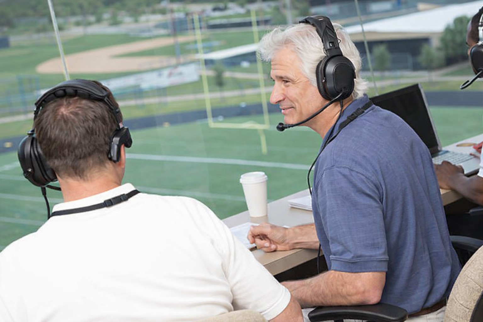 Πόσο μας επηρεάζουν οι σχολιαστές των αγώνων;