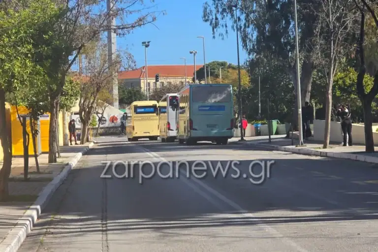 Χανιά: Κλειστή η οδός Πλουμιδάκη για τα λεωφορεία που μεταφέρουν μέλη του πληρώματος του αεροπλανοφόρου Gerald Ford