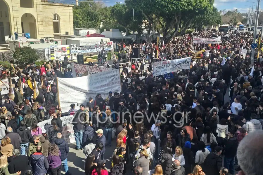 Χανιά: «Δε σας ξεχνάμε» – Συλλαλητήριο για τα Τέμπη τρία χρόνια μετά τη «μαύρη» ημέρα