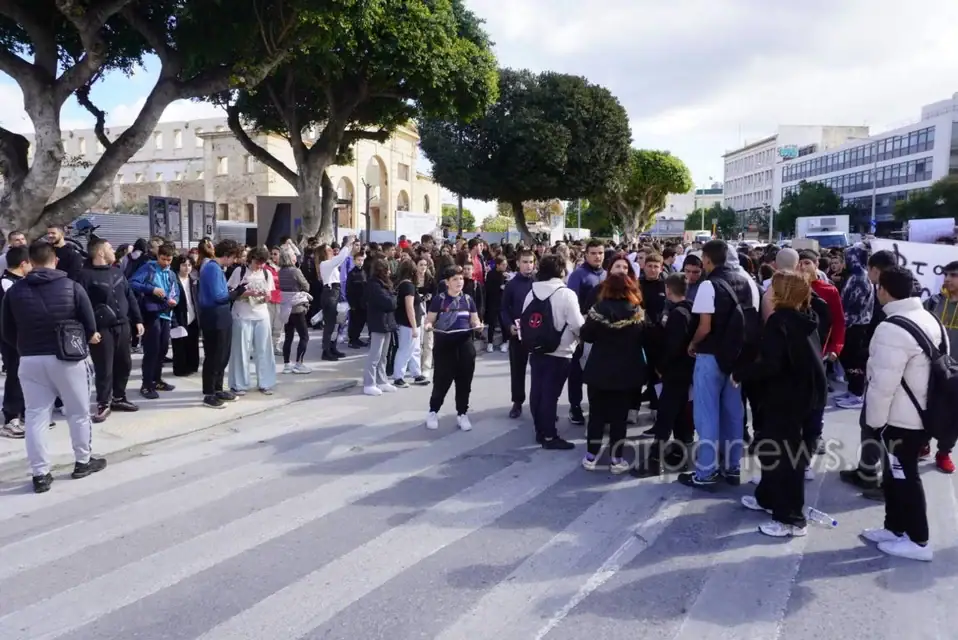 Χανιά: Οι μαθητές βγαίνουν στους δρόμους για να κλείσει βάση της Σούδας και για την απεμπλοκή της Ελλάδας από τον πόλεμο