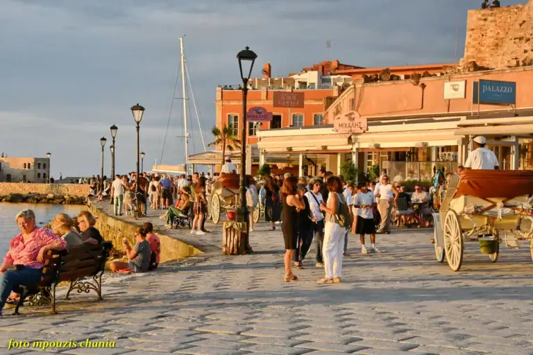 Χανιά: Νέο τοπίο στον τουρισμό λόγω πολέμου – λιγότερες μέρες, πιο «μαζεμένοι» επισκέπτες 