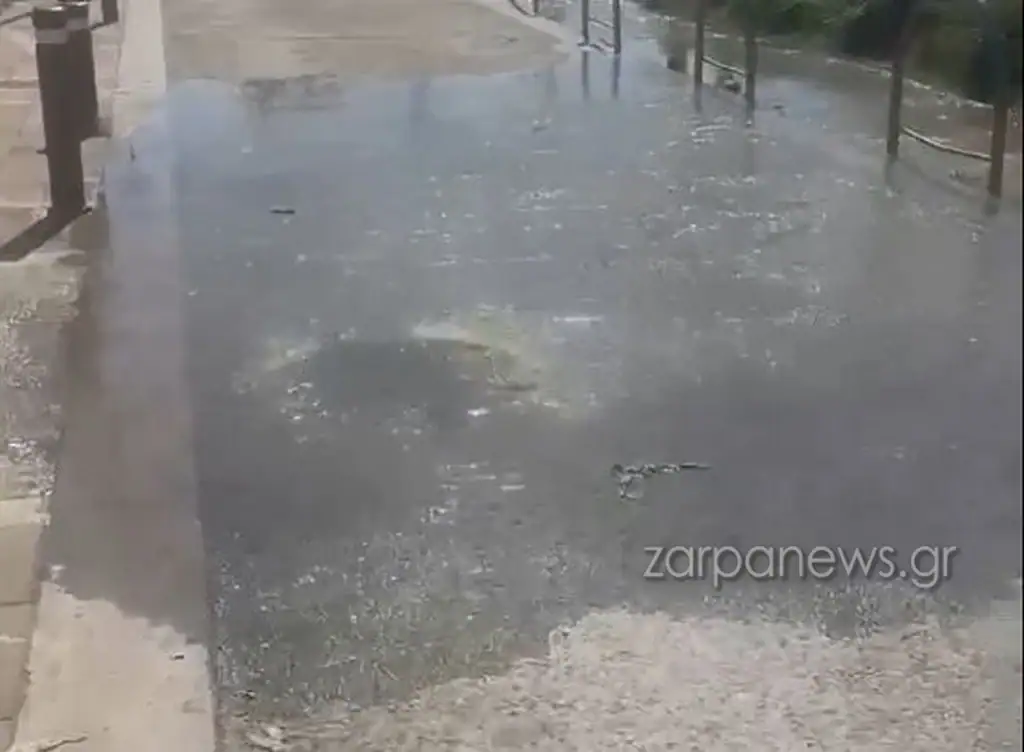 Χανιά: Ανοιξιάτικες εικόνες από την Νέα Χώρα - Γέμισε πάλι βοθρολύματα ο πεζόδρομος (video)