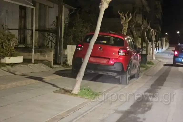 Χανιά: Μεταμεσονύκτιο ξήλωμα πινακίδων μέσα στην πόλη (φωτο)