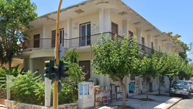 Τα ανώτατα γνωμοδοτικά όργανα της Πολιτείας αποφάνθηκαν ομόφωνα υπέρ του μη χαρακτηρισμού του ως νεότερου μνημείου