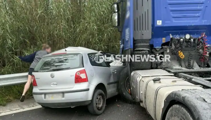 Χανιά: Τρομακτικό τροχαίο στον ΒΟΑΚ – Αυτοκίνητο συγκρούστηκε με τράκτορα – Απεγκλωβίστηκε βαριά τραυματισμένος ο οδηγός (φωτο)