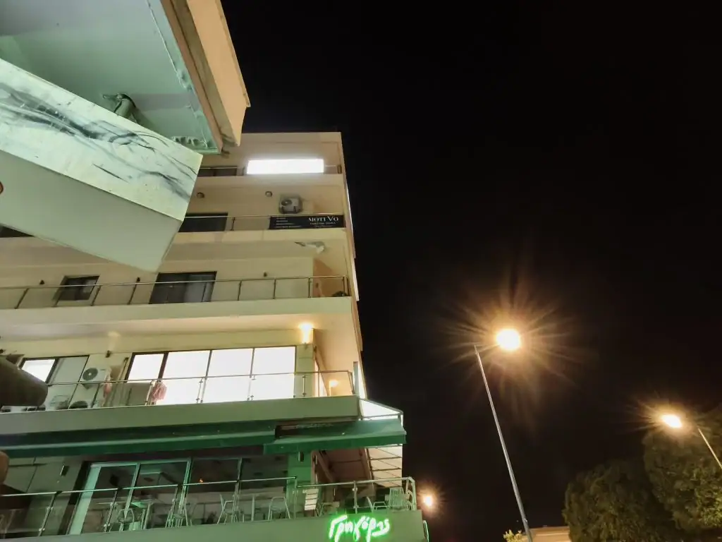 Χανιά: Για άλλη μια φορά έπεσαν σοβάδες από μπαλκόνι στο κέντρο της πόλης (φωτο)
