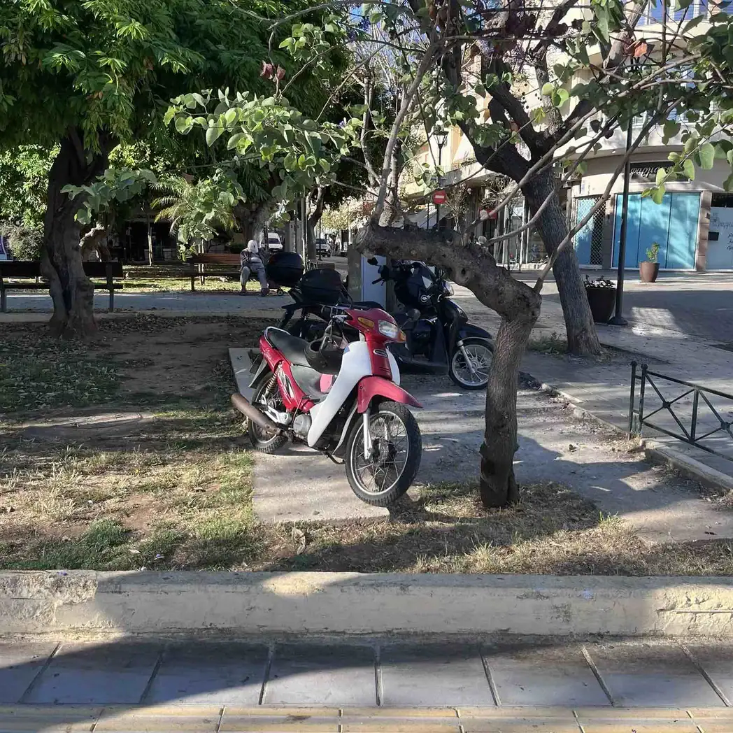 Χανιά: Σαφάρι της Τροχαίας κατά των δικύκλων: Μοιράζουν 75άρα και παίρνουν διπλώματα χωρίς έλεος, αλλά από πάρκινγκ μηδέν! (φωτο)