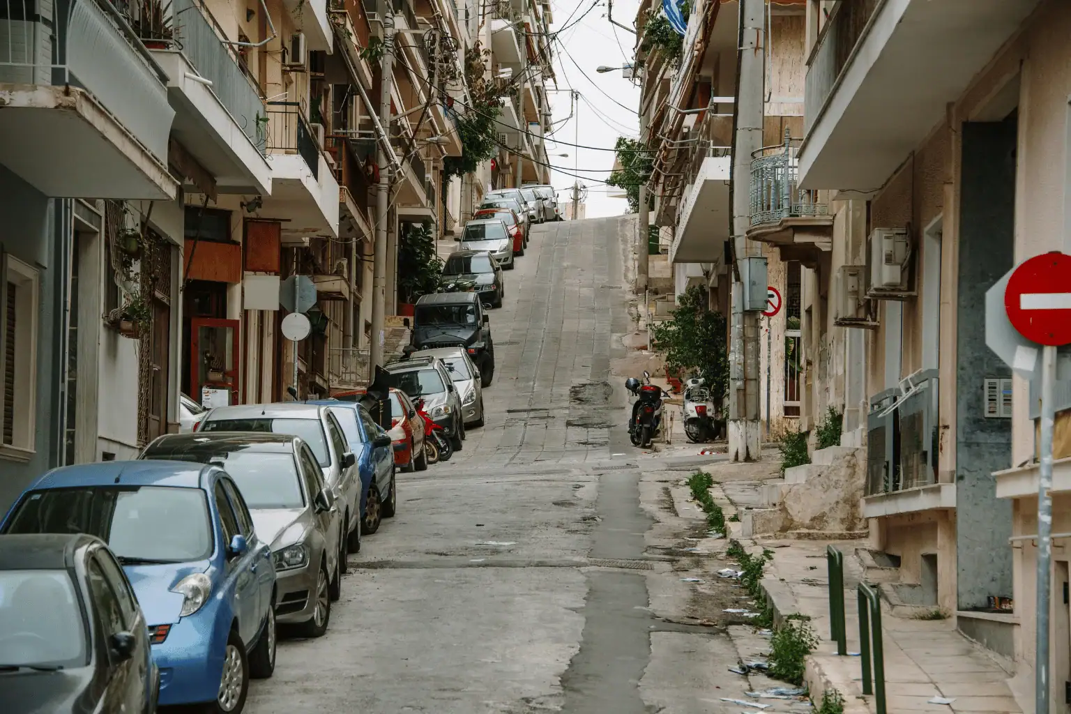 Η Ελλάδα έχει τον πιο γηρασμένο στόλο αυτοκινήτων στην Ευρώπη - Πόσο μακριά είναι από τον ευρωπαϊκό μέσο όρο