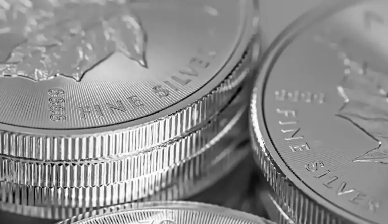 Επένδυση σε Ασήμι: Τι Πρέπει να Γνωρίζεις για Κέρδος και Ασφάλεια