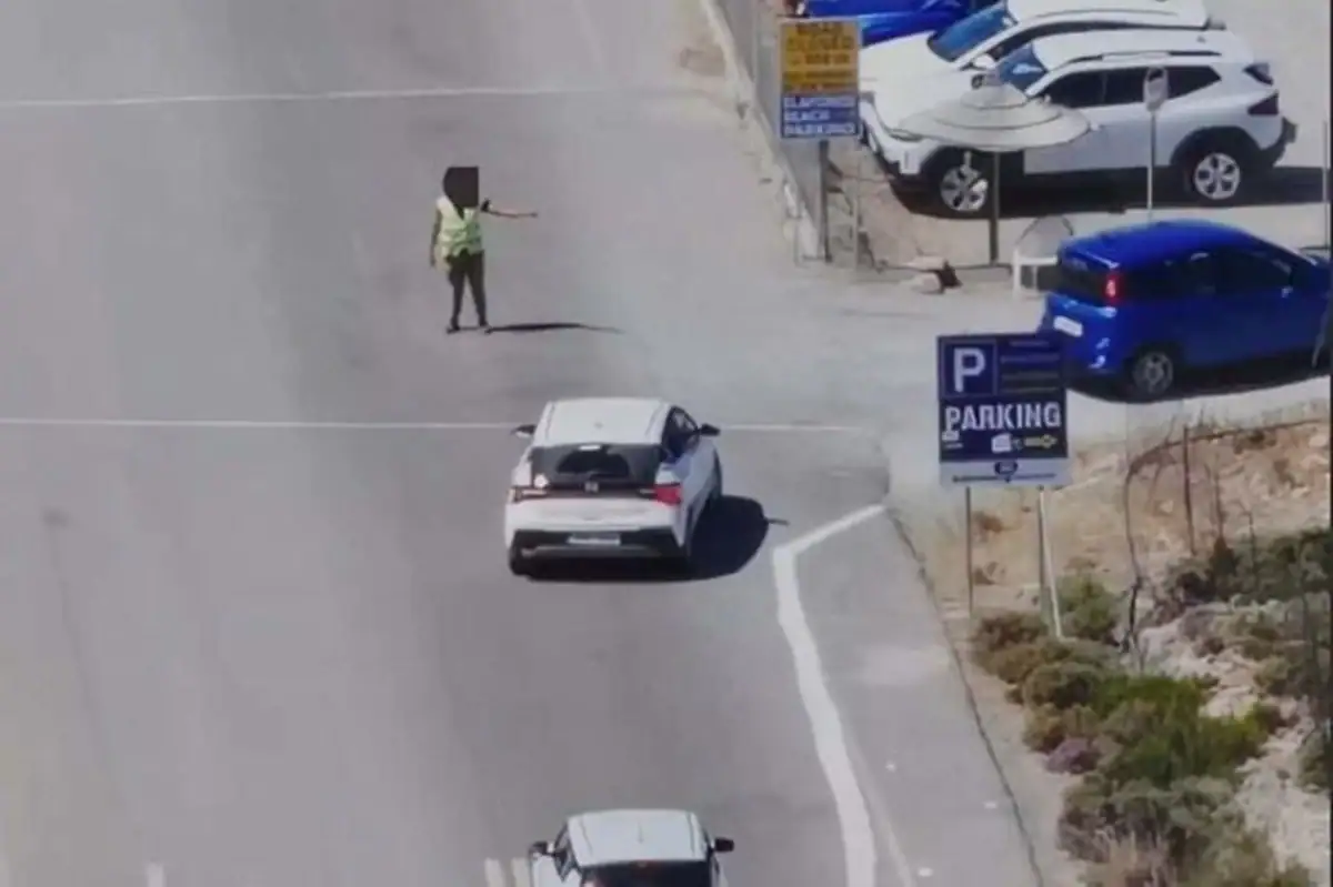 Χανιά: Συνελήφθη για έκτη φορά υπεύθυνος επιχείρησης στάθμευσης στο Ελαφονήσι