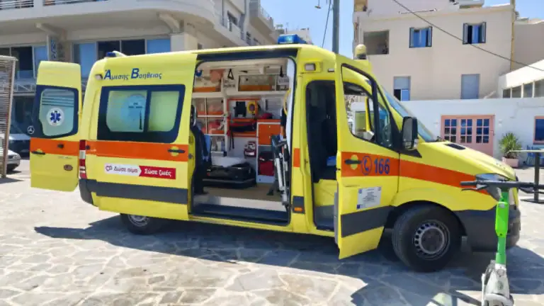 Χανιά: Άνδρας έχασε τη ζωή του στην παραλία του Κουμ Καπί! Φωνάζουν για ναυαγοσώστη οι λουόμενοι (φωτο)
