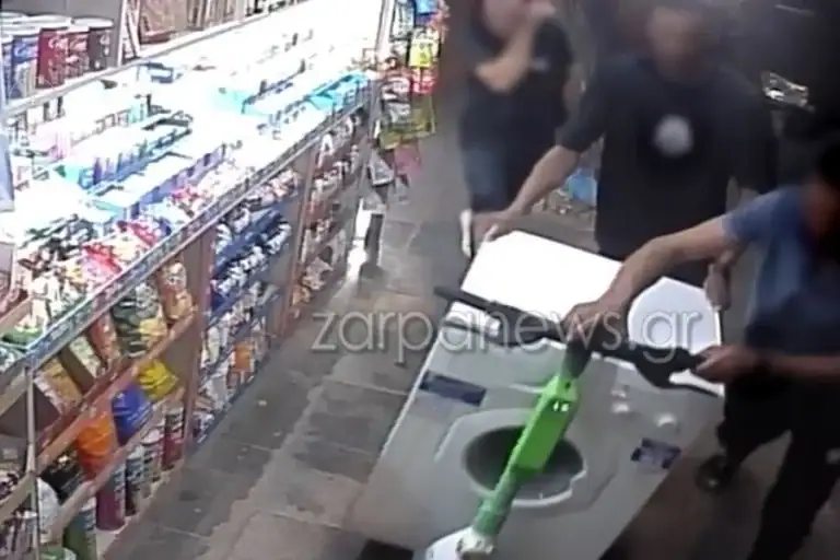 Χανιά: Μετέφεραν πλυντήριο ρούχων πάνω σε ηλεκτρικό πατίνι στο κέντρο της πόλης! (video)