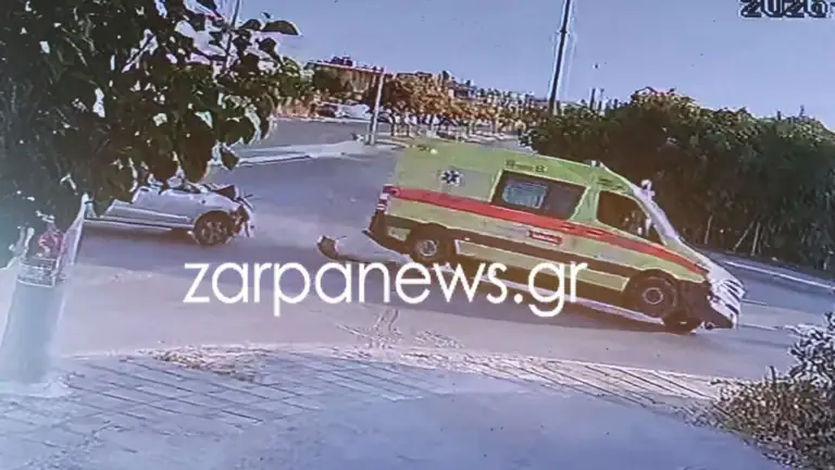 Χανιά: Η στιγμή που τουμπάρει το ασθενοφόρο μετά τη σύγκρουση με ΙΧ – Σοκαριστικό βίντεο