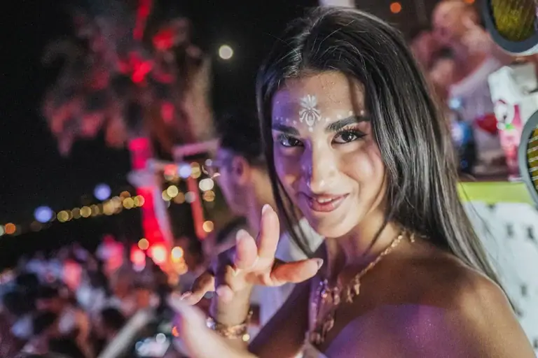 Ερχεται το πιο λευκό party του νησιού! (φωτο)