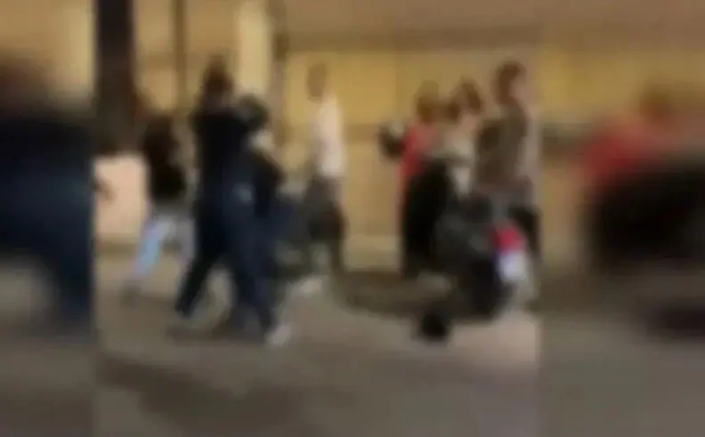 Καταδικάστηκαν δύο αδέρφια από τα Χανιά για το ξυλοδαρμό τουρίστα έξω από κλαμπ - Του άνοιξαν το κεφάλι μ’ ένα μπουκάλι Jameson!