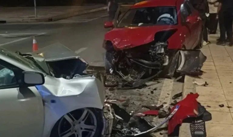 Μεθυσμένος οδηγός μπήκε στο αντίθετο ρεύμα – Δύο αδέλφια βγήκαν σώα από μετωπική: «Είναι θαύμα» (φωτο)