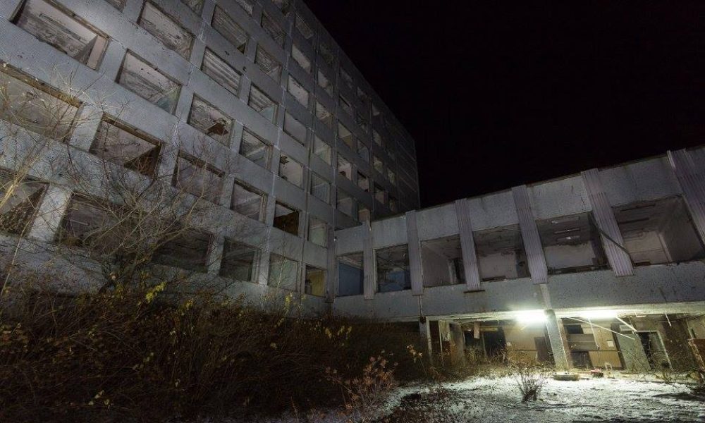 Φωτογράφος άναψε τα φώτα στο Τσέρνομπιλ και το θέαμα είναι ανατριχιαστικό