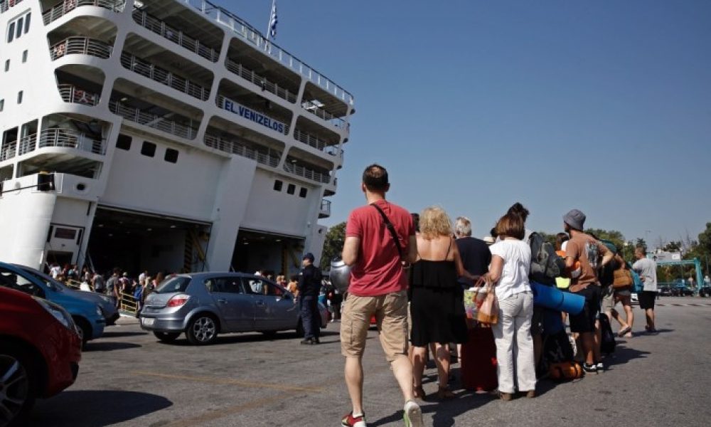 Χιλιάδες επισκέπτες με πλοία και αεροπλάνα στα Χανιά