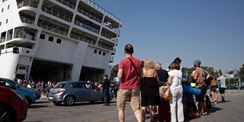 Χιλιάδες επισκέπτες με πλοία και αεροπλάνα στα Χανιά