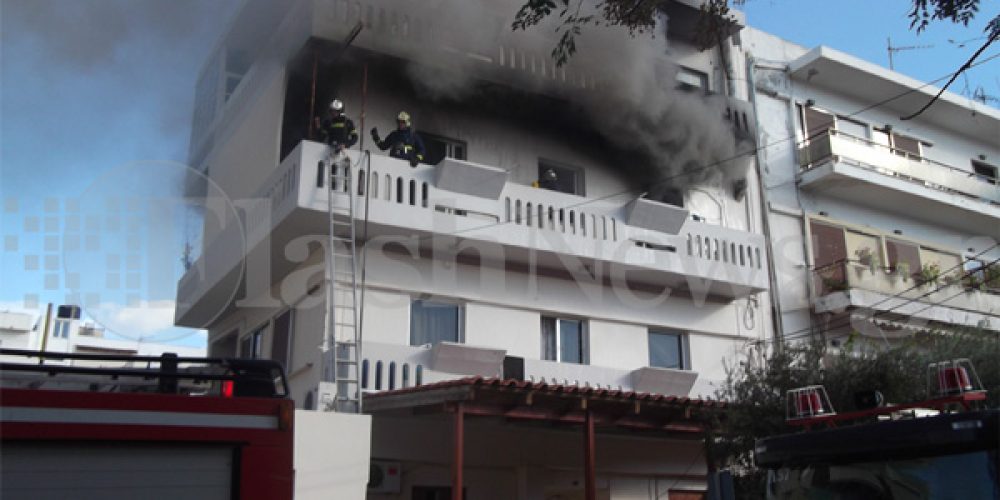 Χανιά: Είδαν το σπίτι τους να καίγεται ολοσχερώς – Φωτιά σε διαμέρισμα στο οποίο βρίσκονταν ανήλικο παιδί