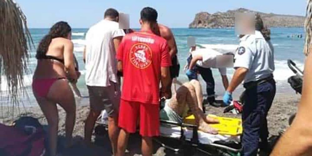 Χανιά: Έσωσαν τουρίστα από βέβαιο πνιγμό – 12 άτομα κινδύνευσαν στην ίδια παραλία μέσα σε 20 λεπτά! (φωτο)