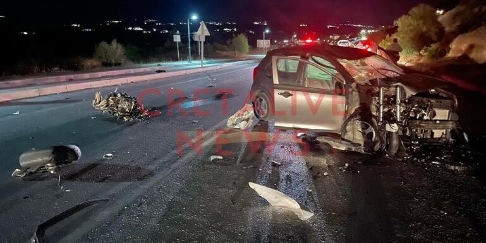 Νεκρός νεαρός μοτοσικλετιστής σε σφοδρή σύγκρουση με αυτοκίνητο – Σοκάρουν οι εικόνες