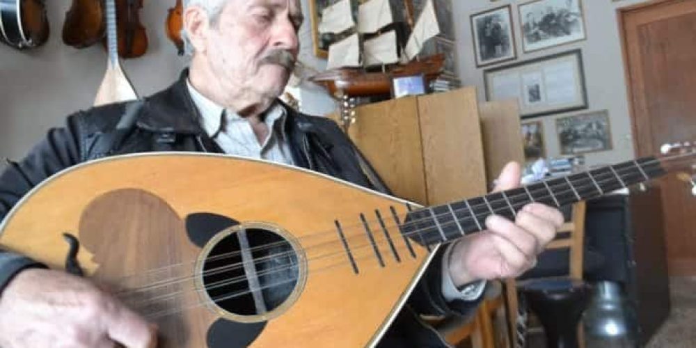 Χανιά: Θλίψη στην Κρητική μουσική – Πέθανε γνωστός Χανιώτης λαγουτιέρης
