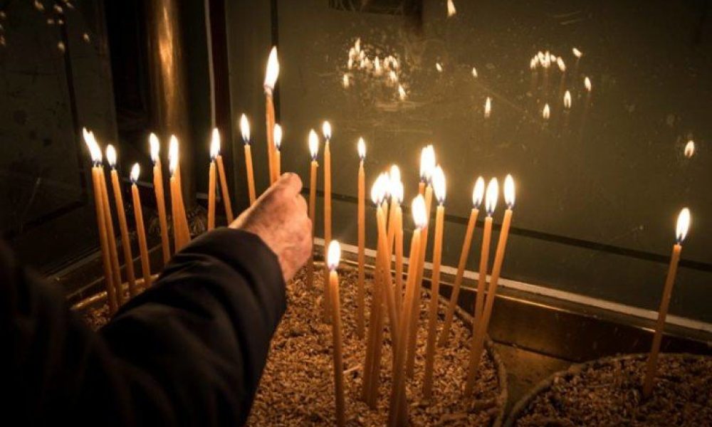 Γιατί ανάβουμε κερί στην εκκλησία
