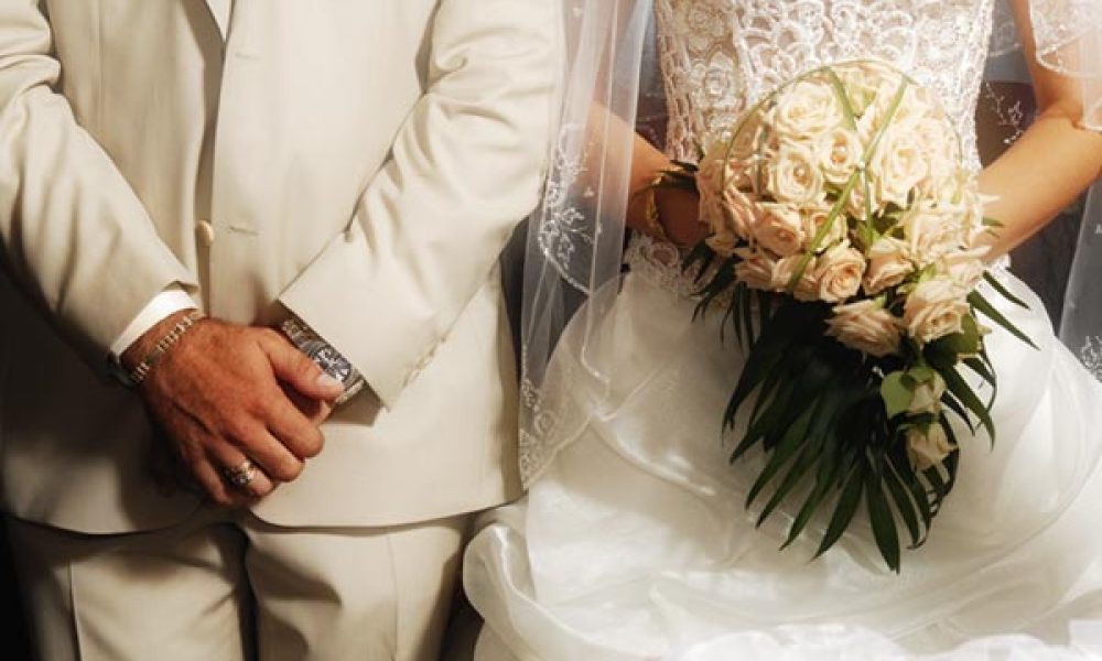 Ένας γάμος στη Κρήτη που θα μείνει αξέχαστος – Νύφη και γαμπρός συγκίνησαν τους πάντες