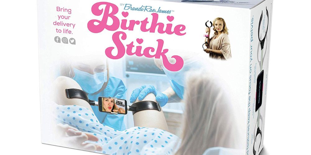 Birthie Stick: Ένα ειδικό selfie stick για την ώρα της γέννας! (φωτο)