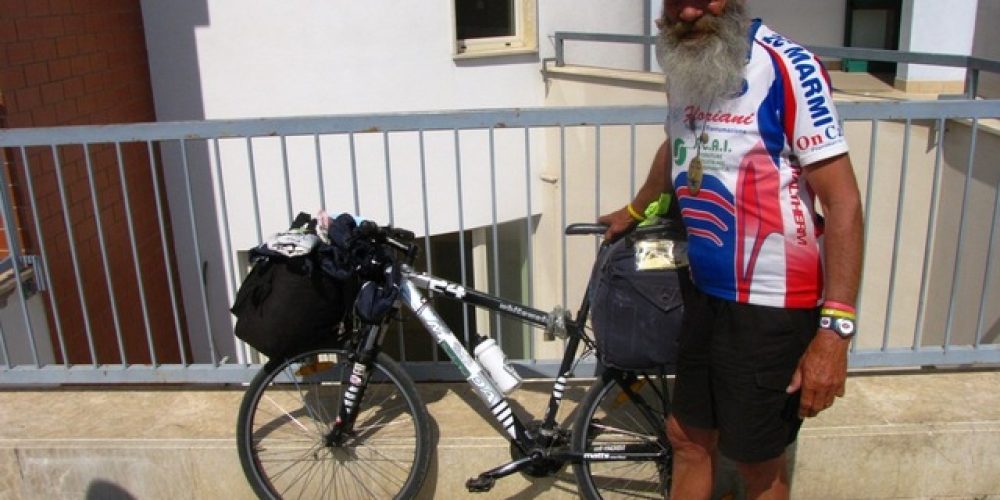Χανιά: Του έκλεψαν το ποδήλατο, που γυρίζει από το 1989, την Ευρώπη
