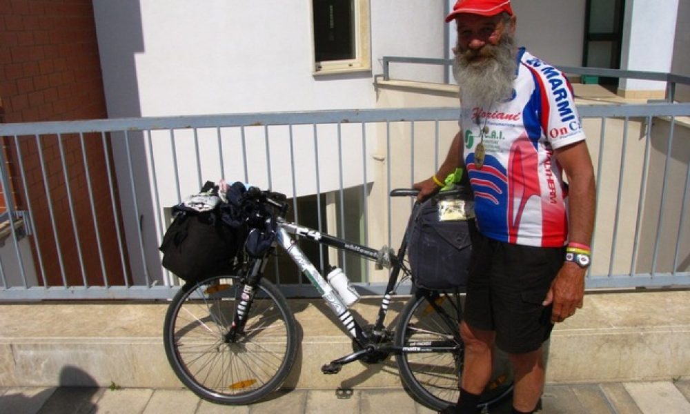 Χανιά: Του έκλεψαν το ποδήλατο, που γυρίζει από το 1989, την Ευρώπη