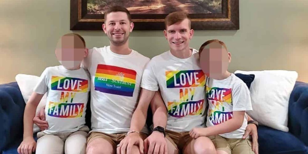 Ζευγάρι ομοφυλόφιλων κακοποιούσε και εξέδιδε τους υιοθετημένους γιους του σε κύκλωμα παιδεραστών