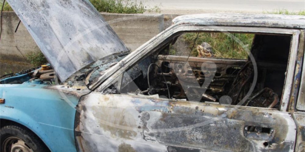 Χανιά: Στις φλόγες τυλίχτηκε αυτοκίνητο στην εθνική οδό (video)