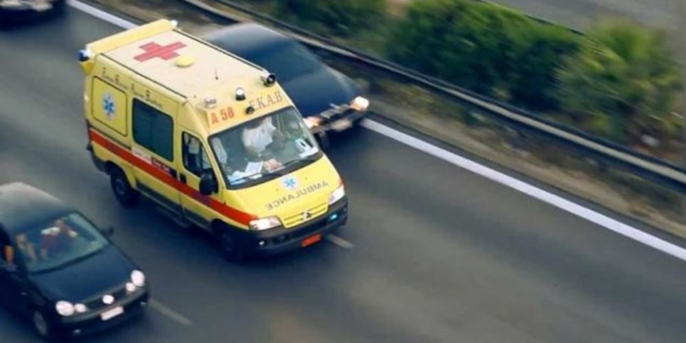 Τραγωδία: Ασθενοφόρο συγκρούστηκε με μηχανή – Νεκρός ο οδηγός της μοτοσυκλέτας