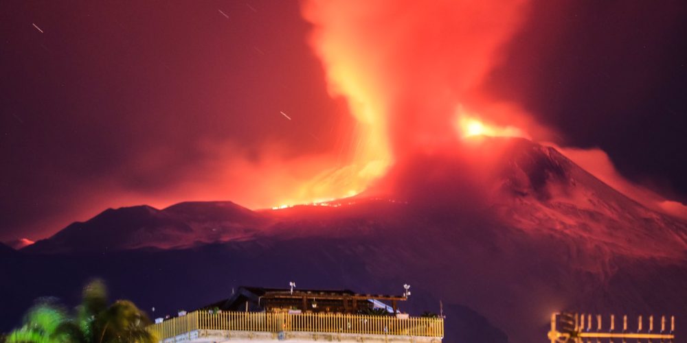 Τί άλλο θα δούμε φέτος – Εξερράγη η Αίτνα – Απίστευτες εικόνες από το «ξύπνημα» του ηφαιστείου