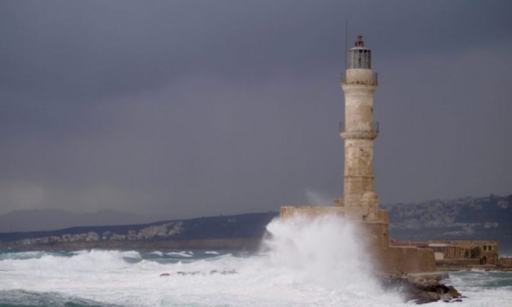Επιδείνωση του καιρού αύριο στην Κρήτη με ακραία καιρικά φαινόμενα