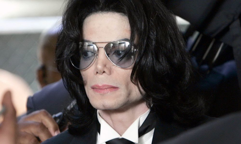 Michael Jackson: είχε πάει με την Pamela Anderson και είχε βάλει να σκοτώσουν τον αδερφό του!